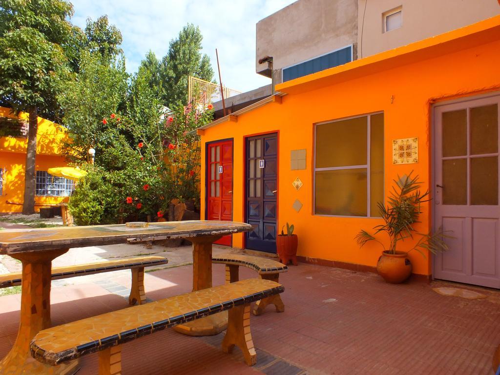 Hostal Paralelo *