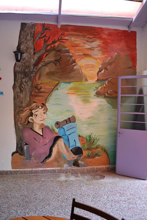 Paralelo Hostal *