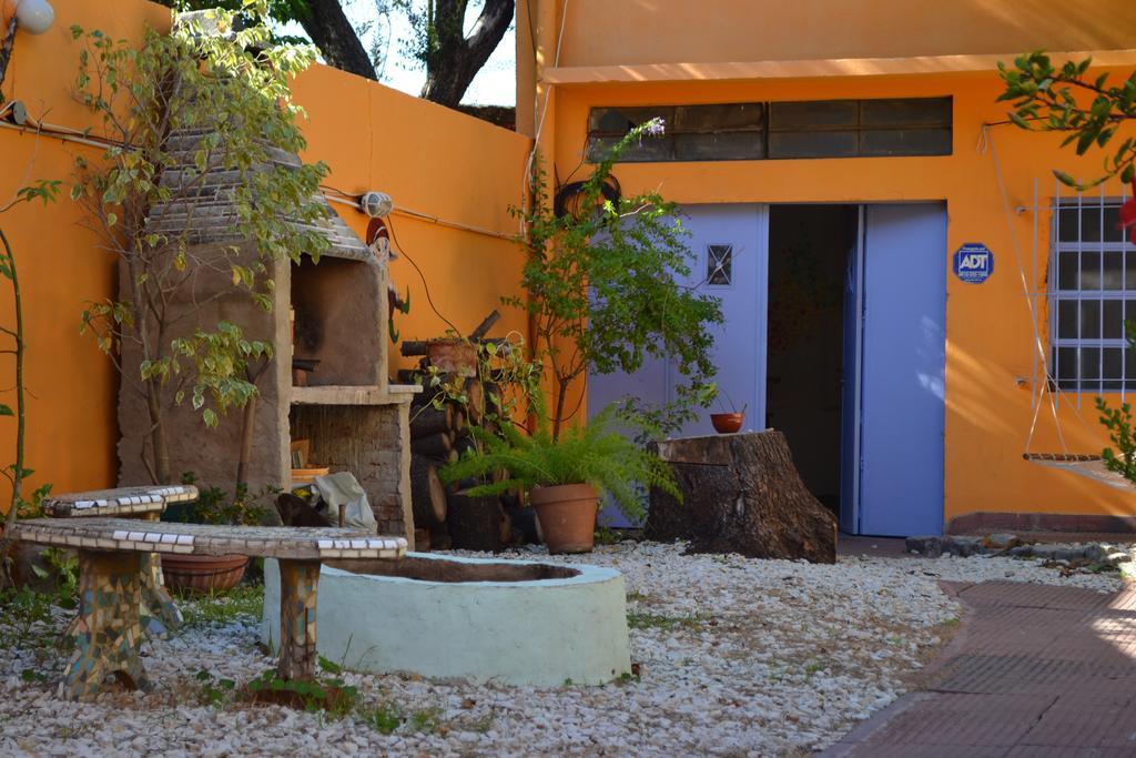 Hostal Paralelo *