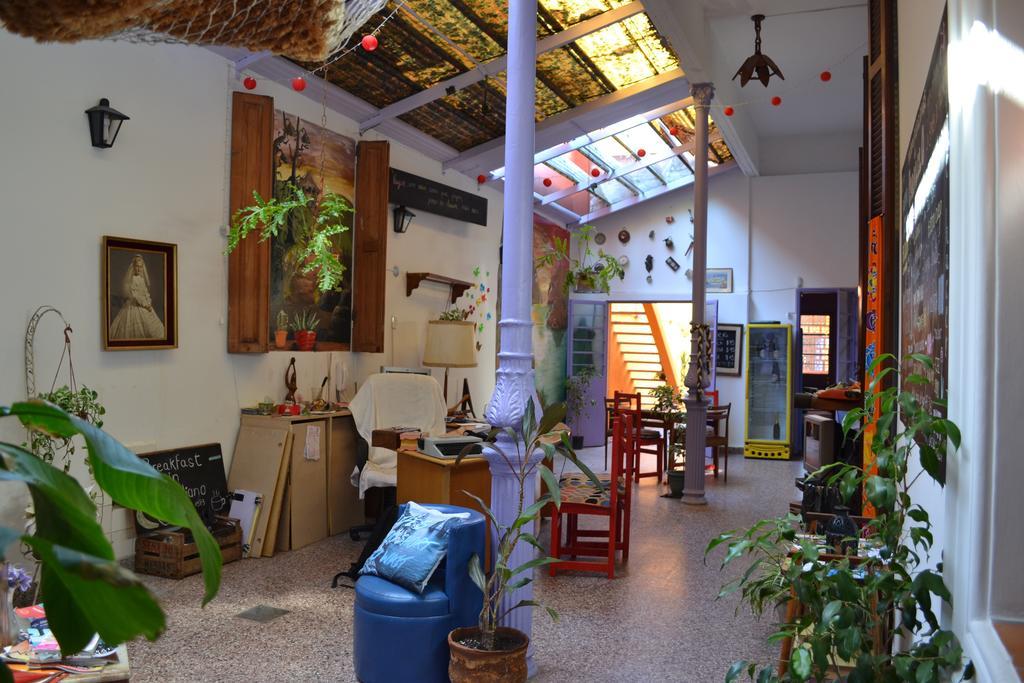 Paralelo Hostal