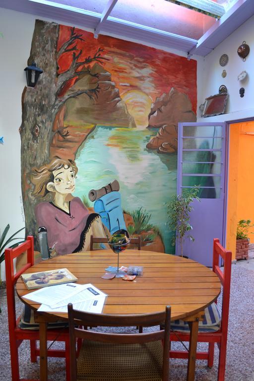 Paralelo Hostal *